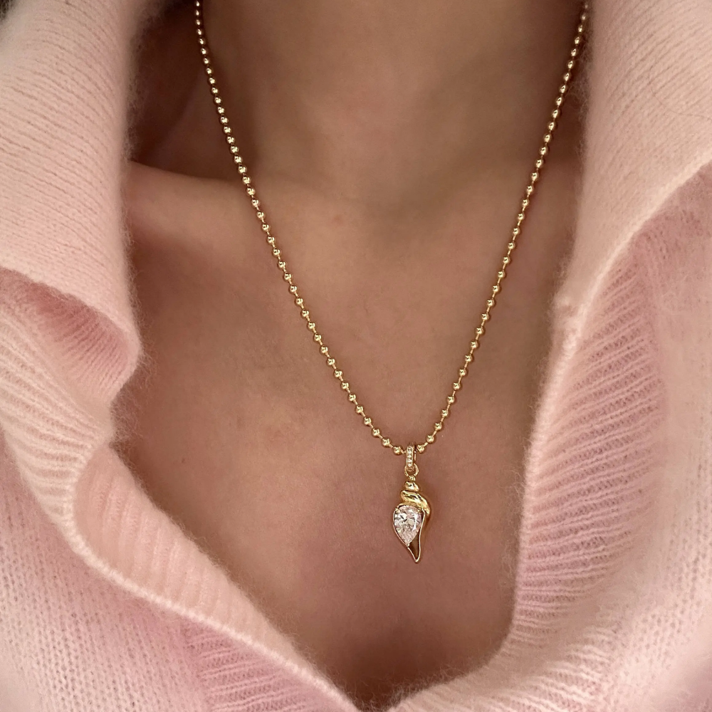 Teardrop Conch Pendant Necklace