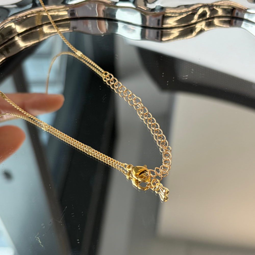 Layered Metal Frame Irregular Baroque Pearl Pendant Necklace