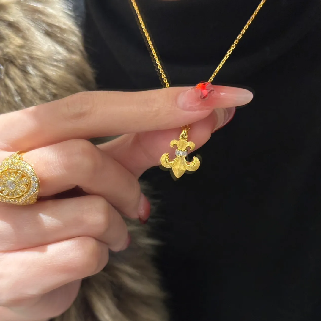 Double-Sided Fleur-de-Lis Pendant Necklace