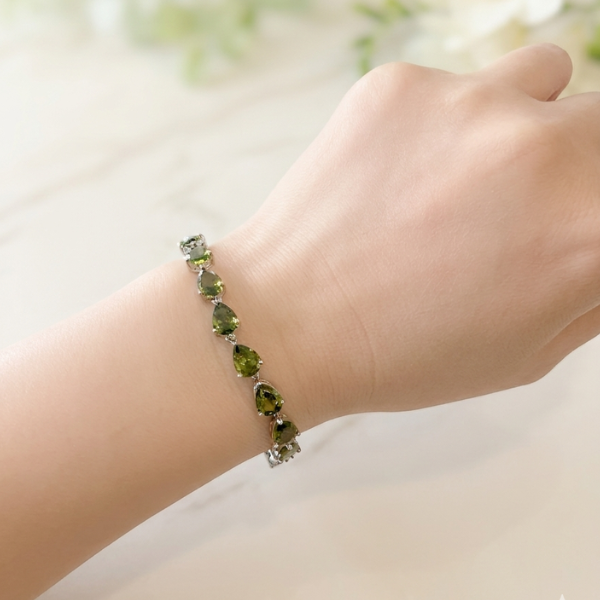 Olive Green Teardrop Zircon Tennis Bracelet