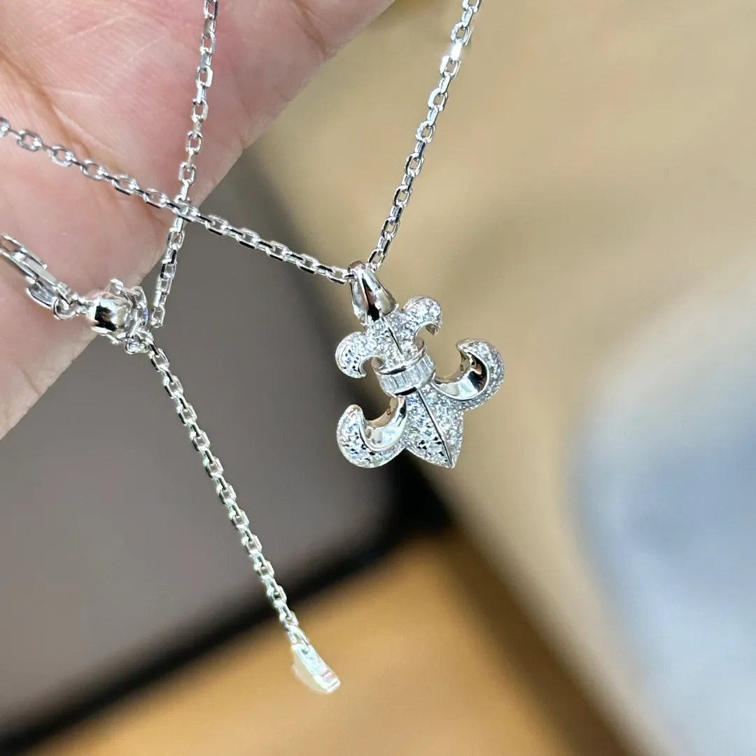 Double-Sided Fleur-de-Lis Pendant Necklace