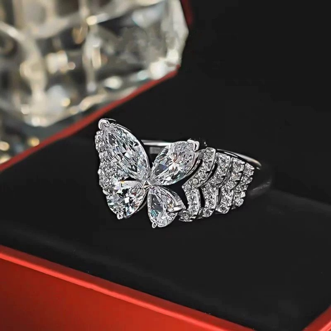 Dynamic Butterfly Lab Diamond 925 Silver Statement Ring