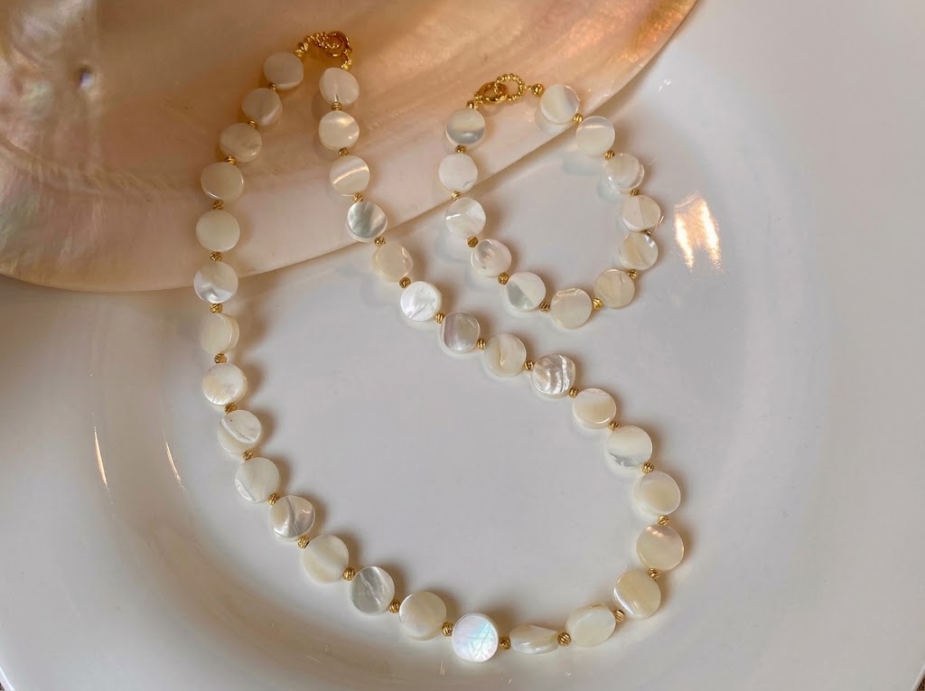 Natural Mother of Pearl Shell Beaded Choker Necklace & Matching Bracelet Jewelry Set for Women